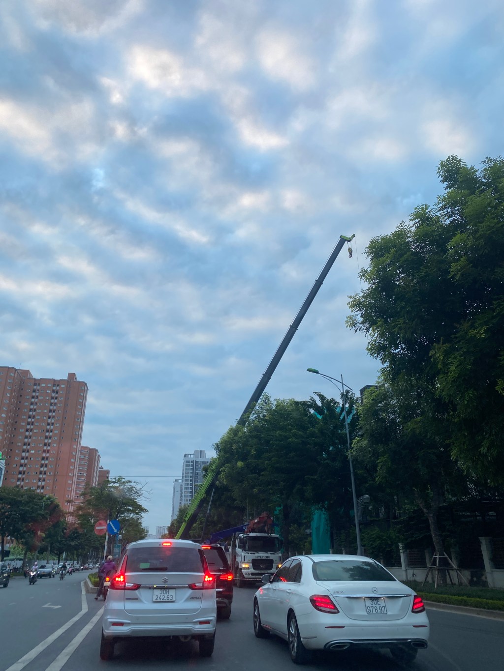 #798: Are we to look at cherry blossoms only in full bloom, the moon only when it is&nbsp;cloudless?